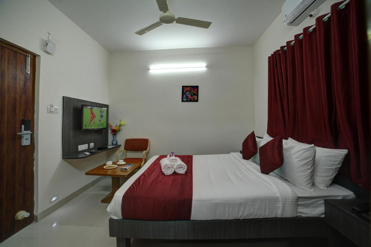 Sm Royal Suites - Hotel Near Kempegowda International Airport Bangalore Devanahalli Εξωτερικό φωτογραφία